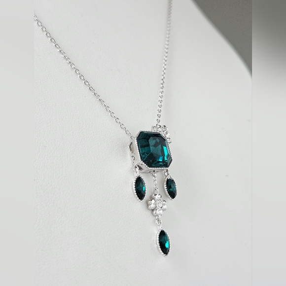 Official Swarovski Crystal Green Emerald Necklace, 925 Sterling Silver - Picture 3 of 5